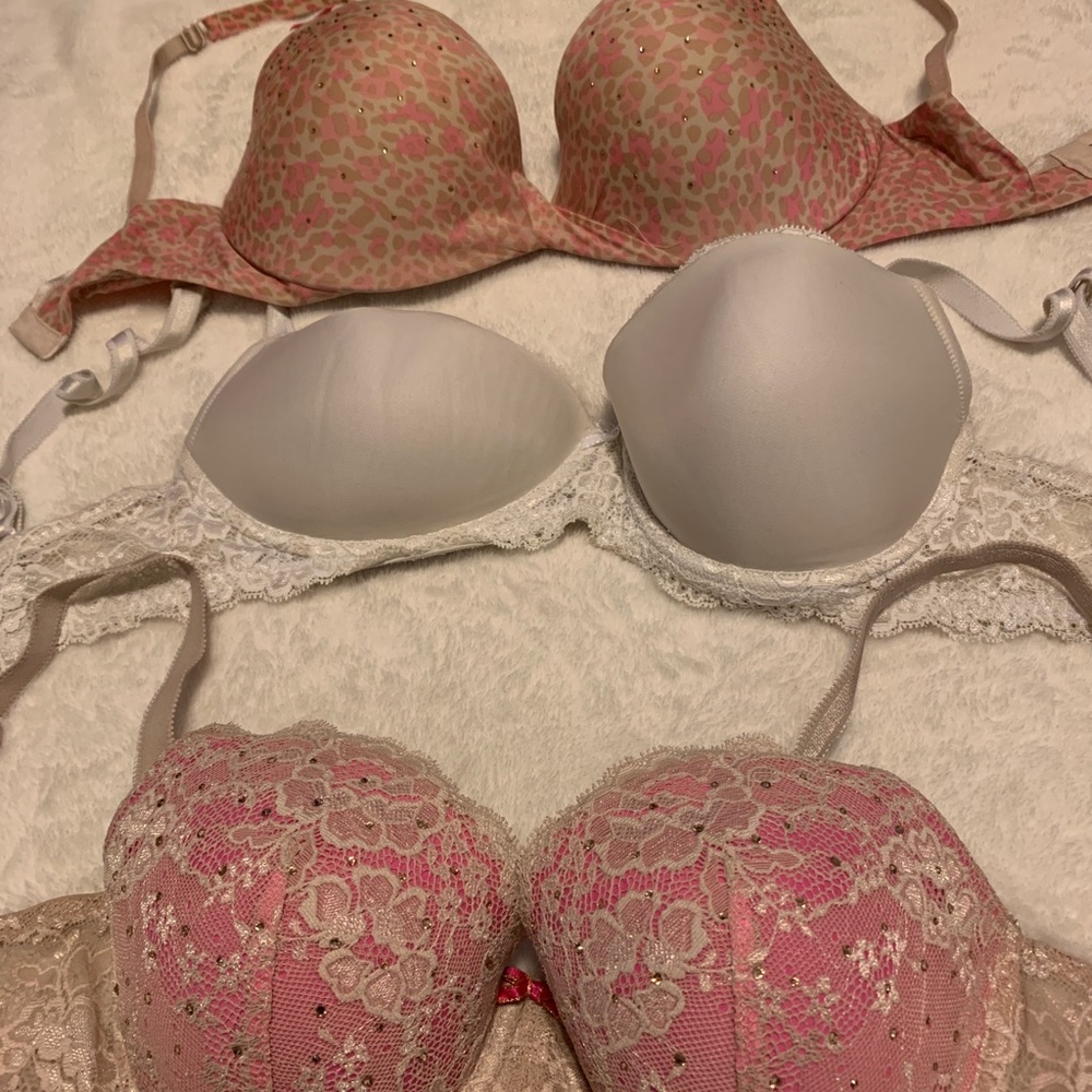 Bundle of 4 Victoria’s Secret Bras 32DD